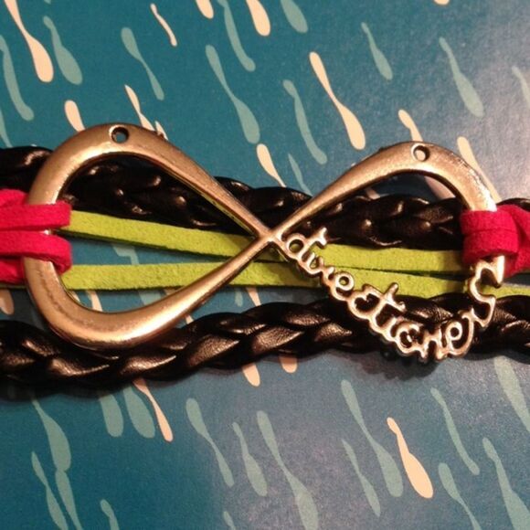 One Direction Bracelet - Picture 2 of 3